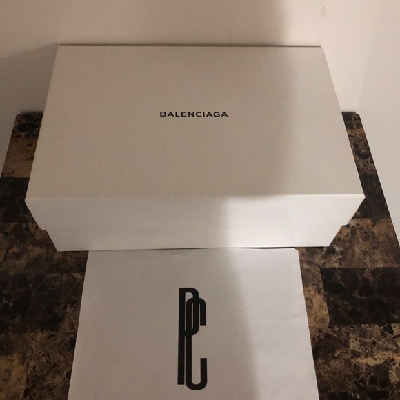 Balenciaga Shoe Box - Picture 2 of 5